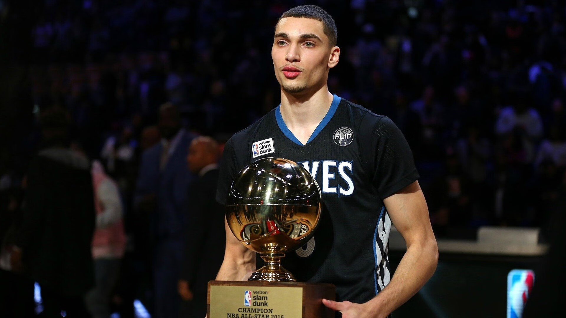 冠军球队球员参与城市公共事务:用行动彰显社会责任之光