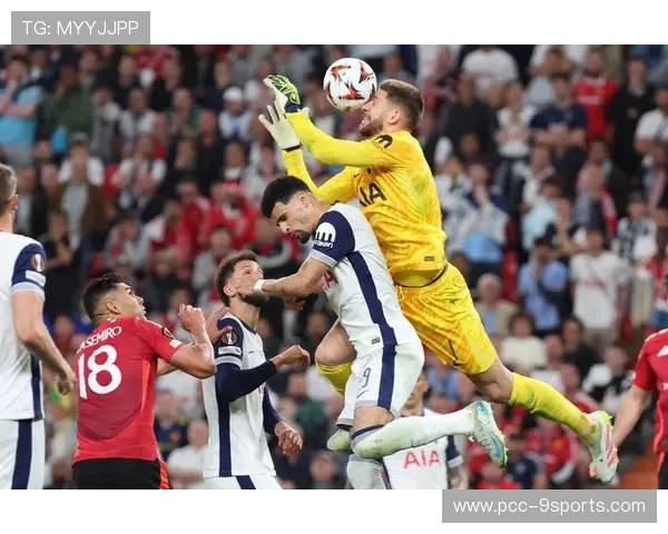 曼城前场多次完成快速三角连线：战术之美与训练启示